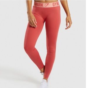 Gym shark leggings
